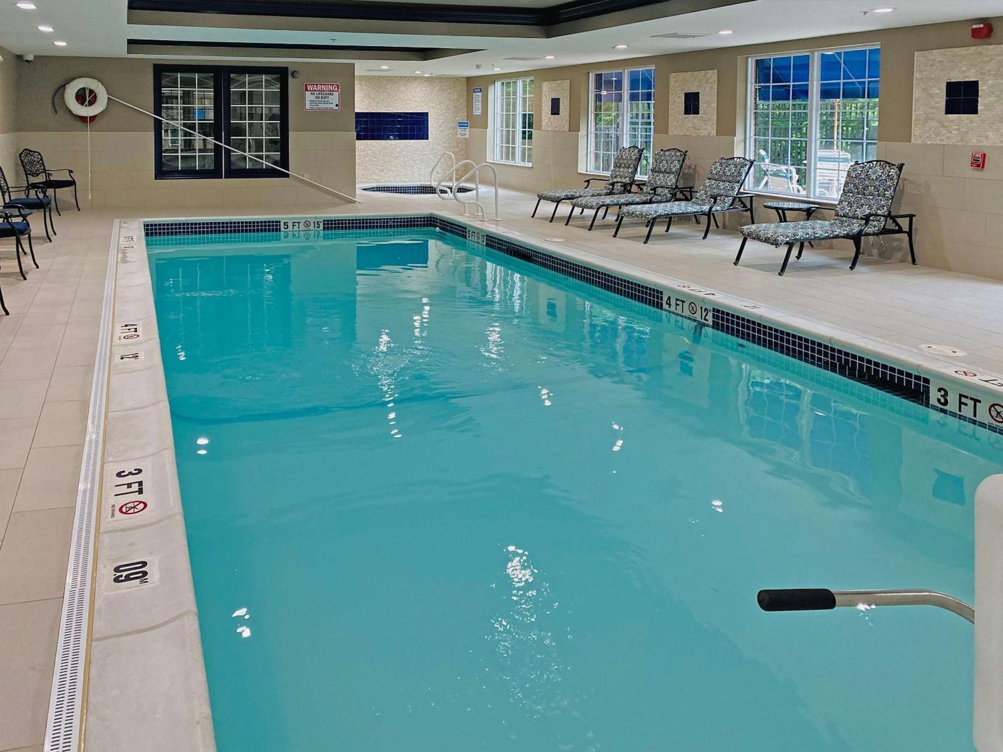 Comfort Inn & Suites Sturbridge-Brimfield Eksteriør billede
