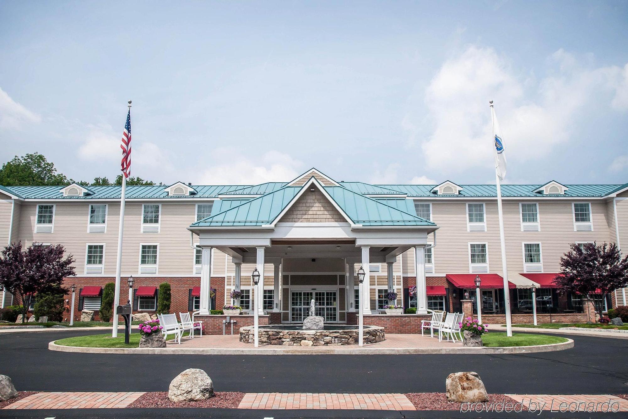 Comfort Inn & Suites Sturbridge-Brimfield Eksteriør billede