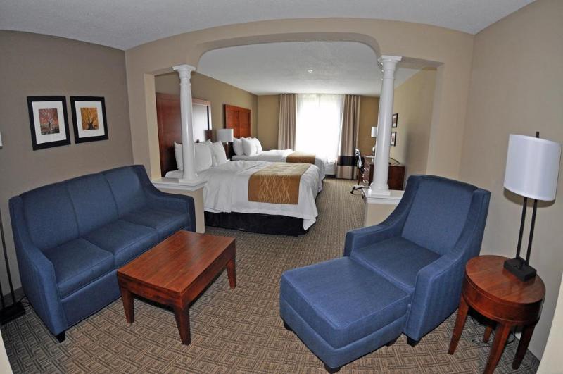 Comfort Inn & Suites Sturbridge-Brimfield Eksteriør billede