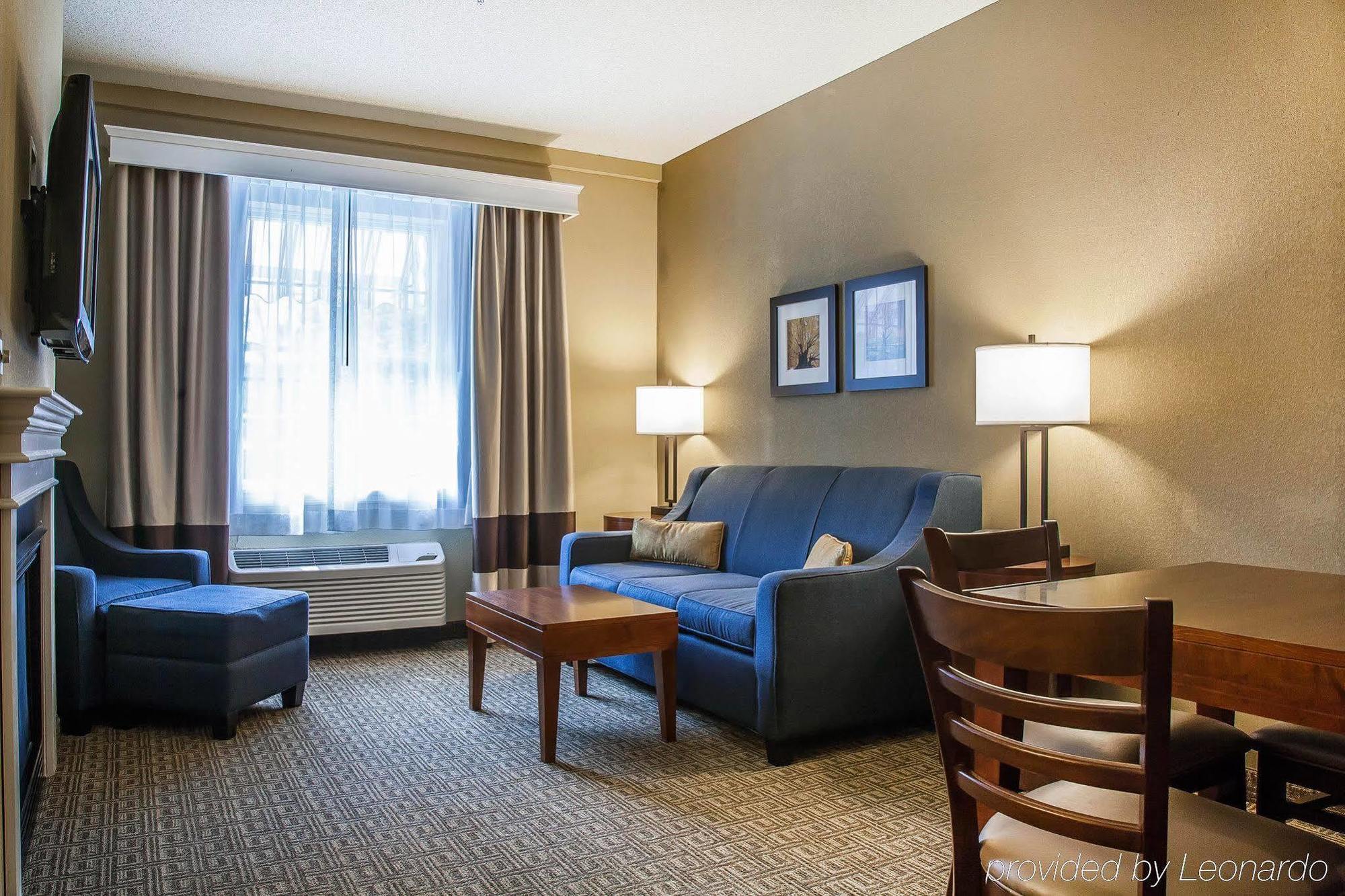 Comfort Inn & Suites Sturbridge-Brimfield Eksteriør billede