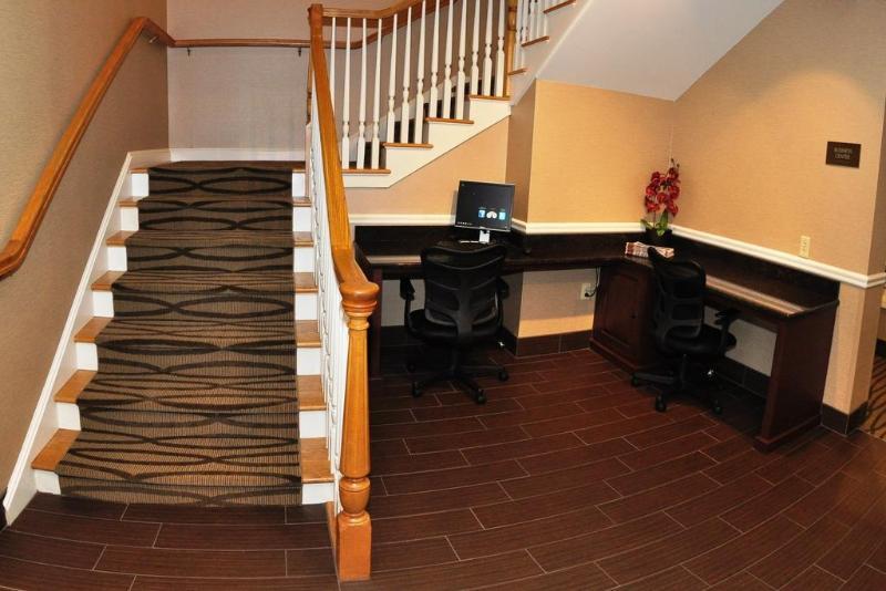 Comfort Inn & Suites Sturbridge-Brimfield Eksteriør billede