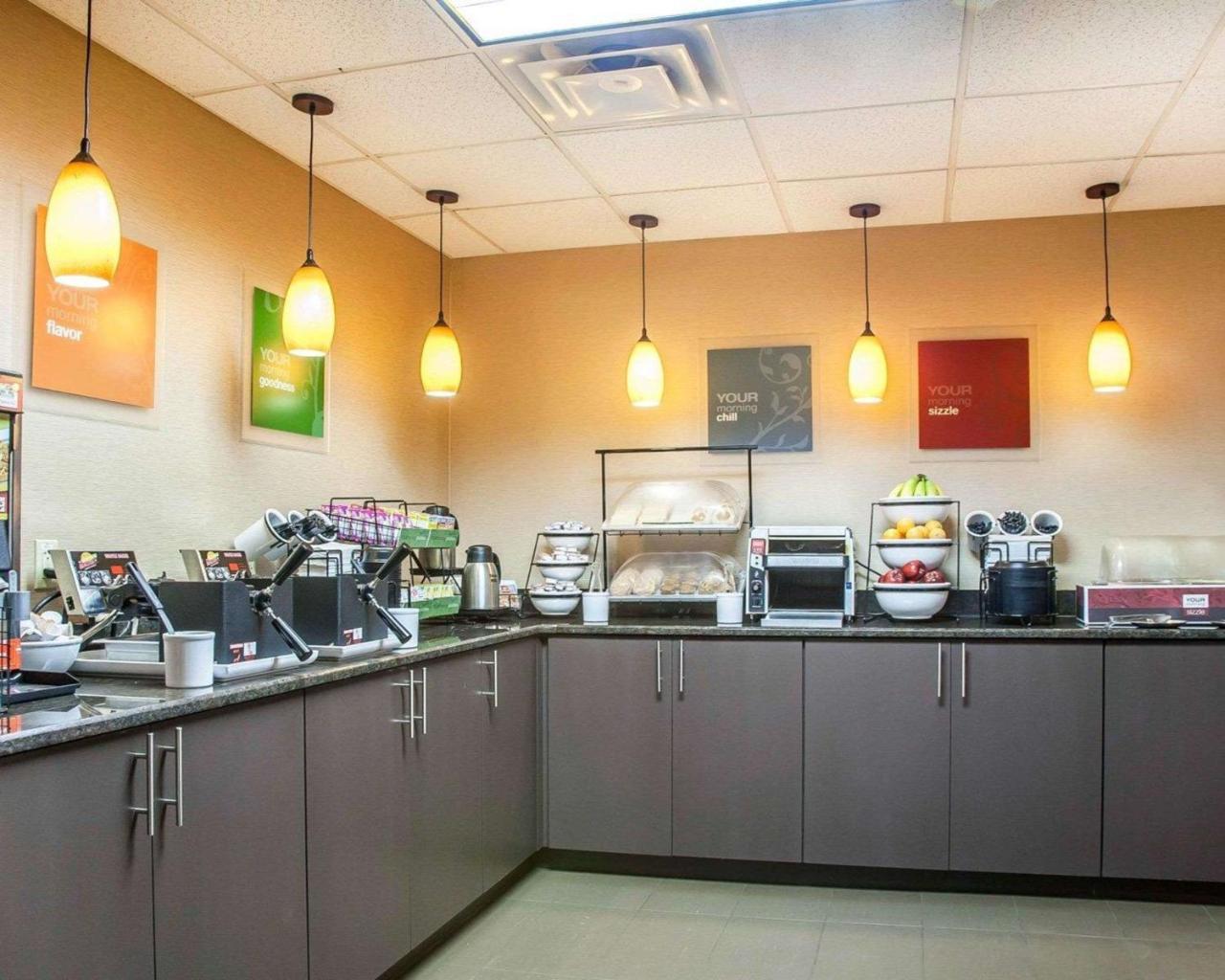 Comfort Inn & Suites Sturbridge-Brimfield Eksteriør billede