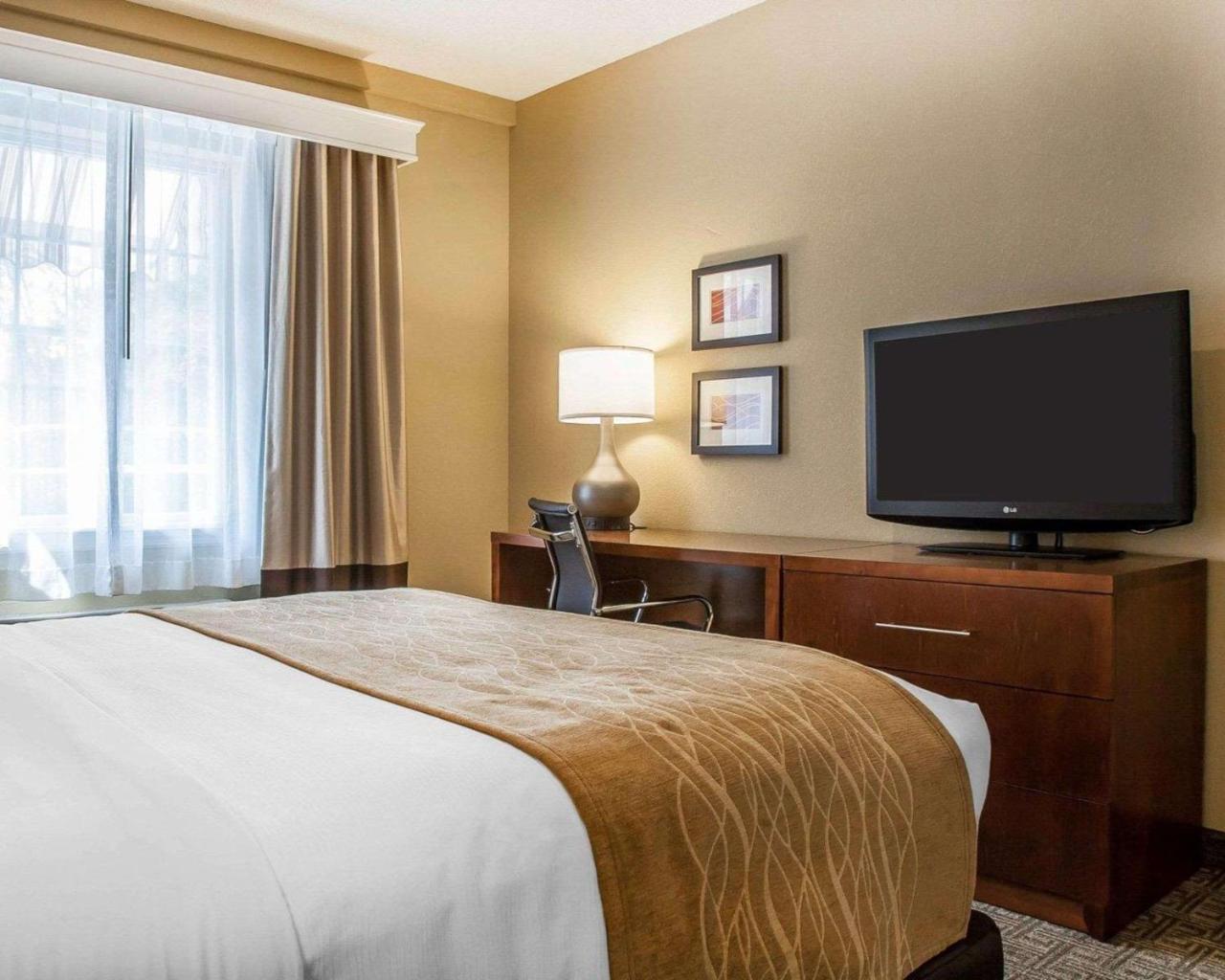 Comfort Inn & Suites Sturbridge-Brimfield Eksteriør billede