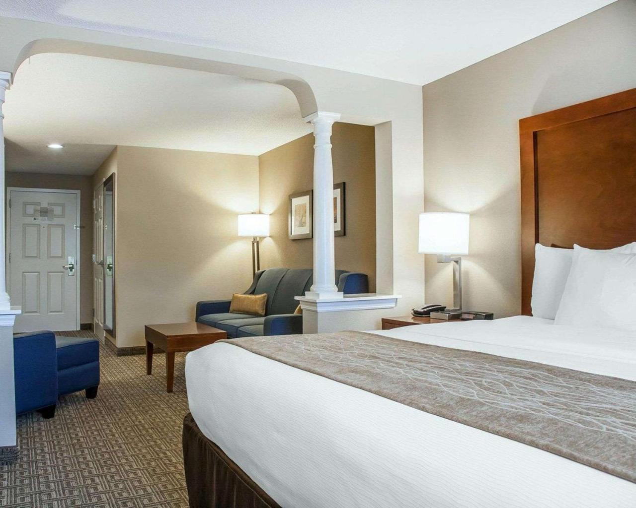 Comfort Inn & Suites Sturbridge-Brimfield Eksteriør billede