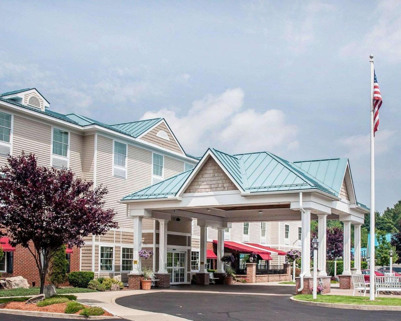 Comfort Inn & Suites Sturbridge-Brimfield Eksteriør billede