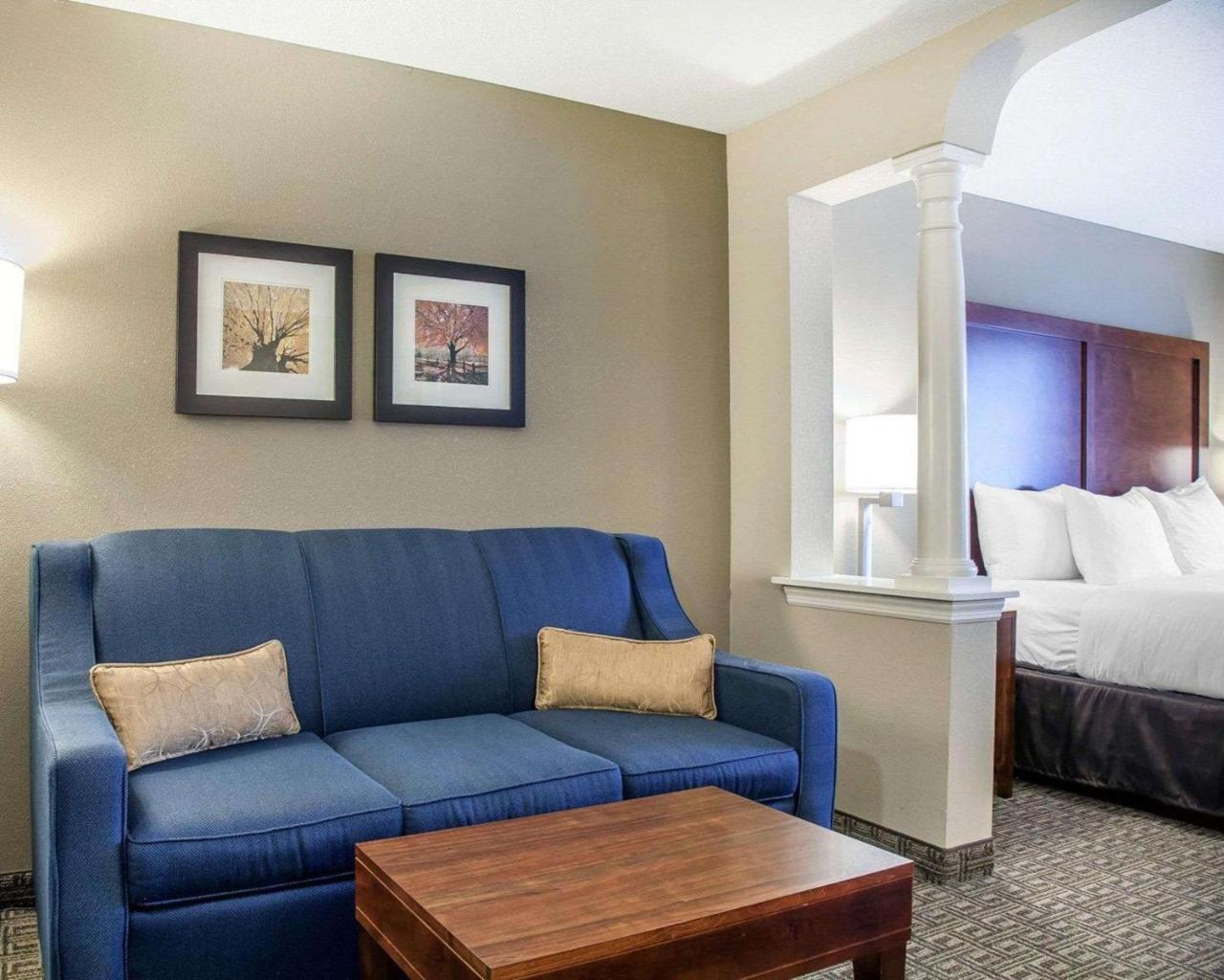Comfort Inn & Suites Sturbridge-Brimfield Eksteriør billede